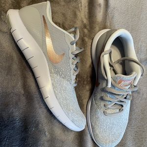 Nike flex contact running shoes